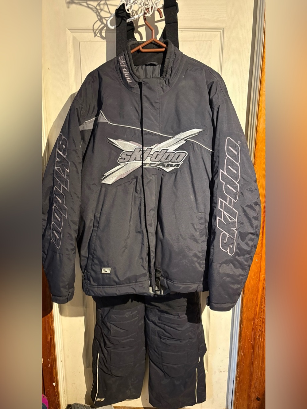 Men's Black Insulated Winter Ski-Doo 2 PCS sz XL jacket n sz L pant